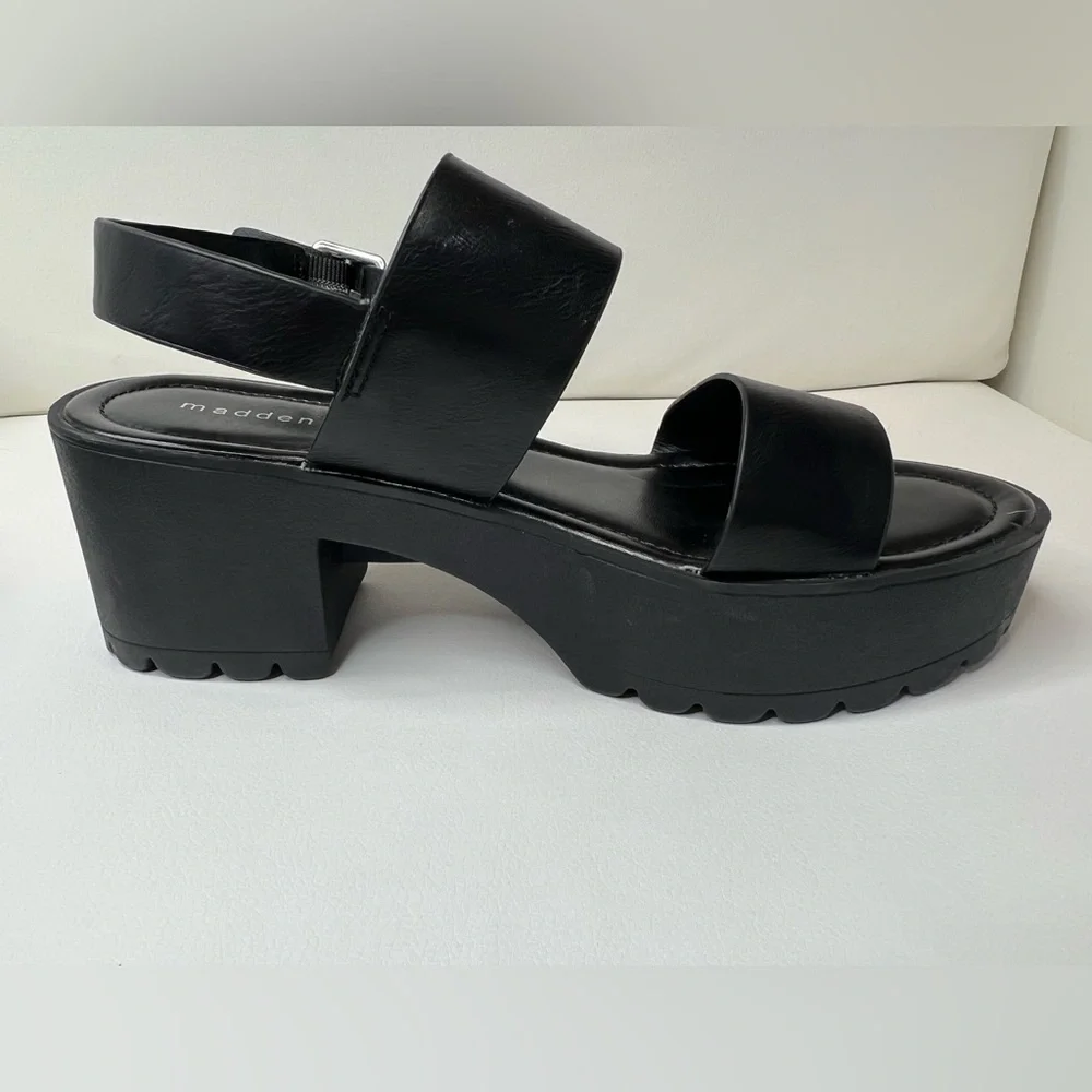 Madden Girl Black Platform Shoes Silver Buckles size 9M